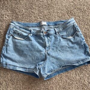 Lane Bryant midrise signature fit denim short size 24